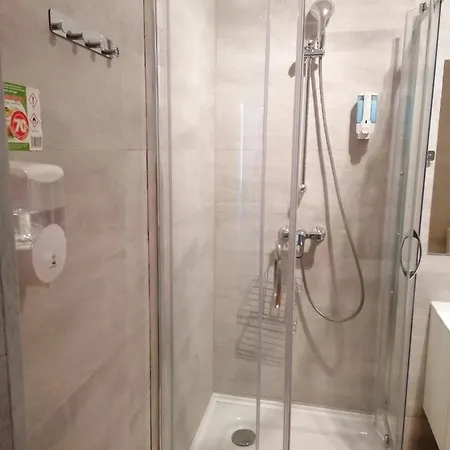 Apartment Tulip - 7 Ze Wspolna Lazienka I Kuchnia
